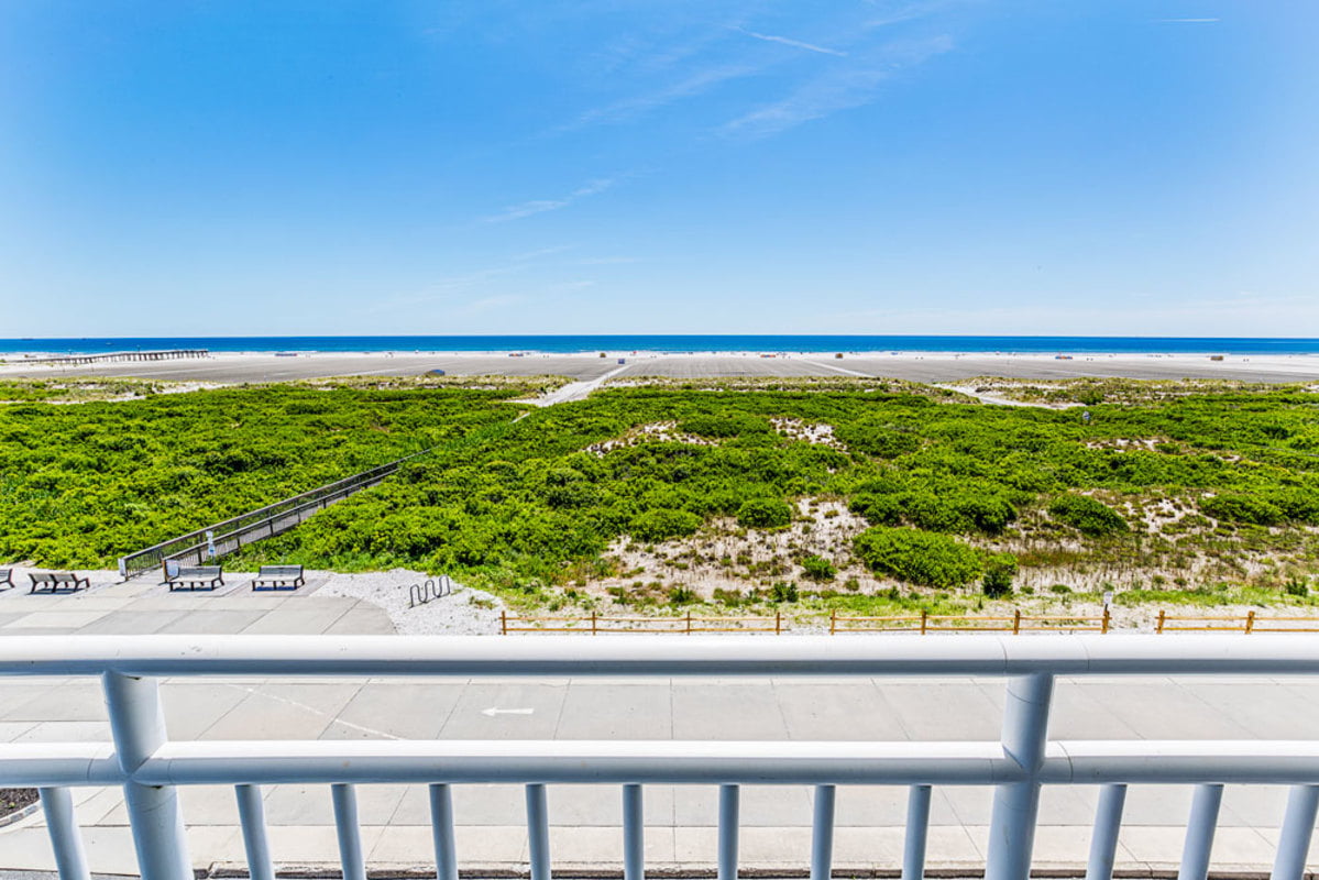 Type B Luxury Oceanfront 1-Bedroom Suite In Wildwood Crest